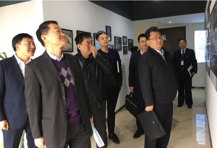 集团党委书记、董事长任丁率队调研J9直营集团商贸工作