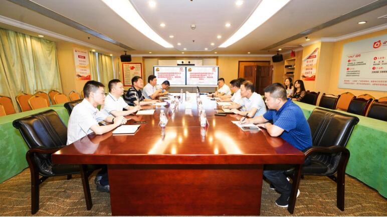 J9直营集团集团党委召开“八一”慰问座谈会