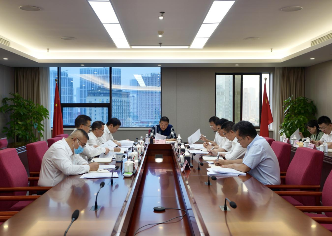 da982ac2-df4f-44a1-9b36-4ac6c043f07d 省J9直营集团集团党委理论进建中心组2023年第五次专题进建钻研会召开