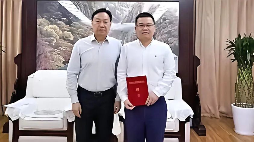 省J9直营集团集团辅导受聘省当局参事室特约钻研员