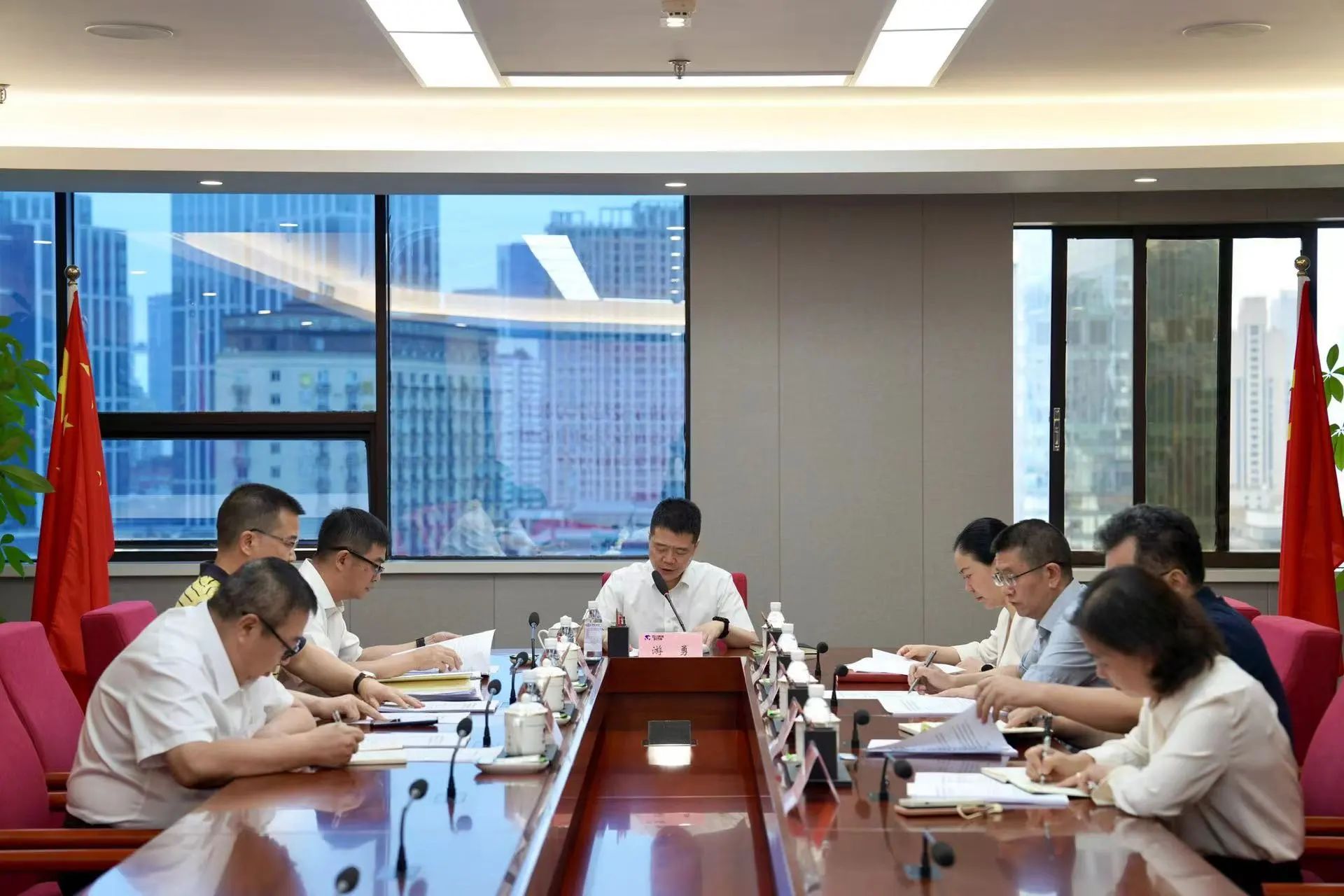 省J9直营集团集团党委辅导班子党纪进建教育专题进建钻研会暨党委理论进建中心组2024年第四次专题进建钻研会召开