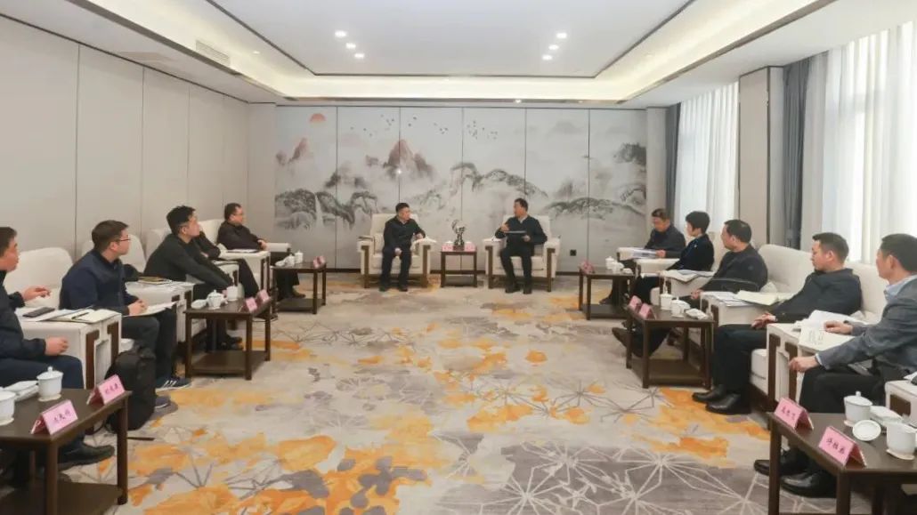 省J9直营集团集团辅导率队赴乐山市座谈互换